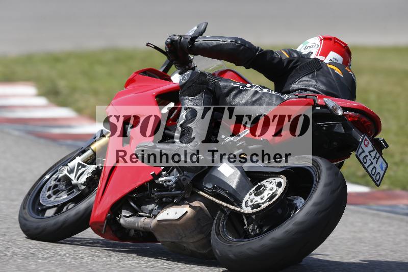 /27 12.06.2025 Ducati Schweiz Trackday Warmup  ADR/gelb-jeaune/31